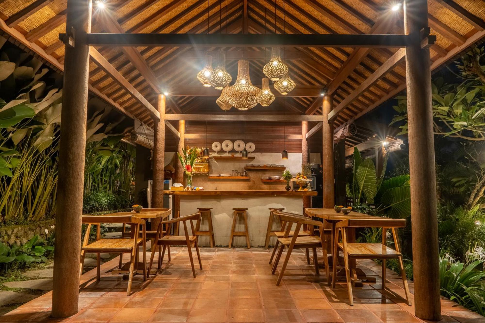 Mahadana Ubud Exterior photo